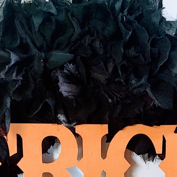 Hand Crafted Fabric Rag Wreath Trick or Treat Halloween Black Orange Pumpkin 17" - Picture 5 of 6